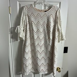 Cream/White sheath dress